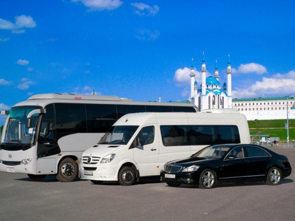 Автобус легковой автомобиль. Автобусы и легковые автомобили. Трансфер автобус машина. Пассажирские перевозки Ейск Краснодар. Перевозки Ейск Краснодар.